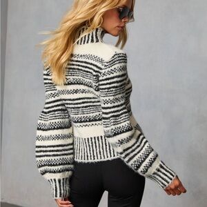 Vici Black and White Patterned Turtleneck Sweater